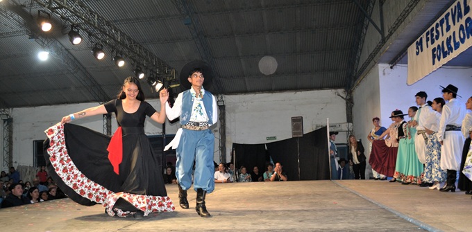 00 IDAF BAILE4