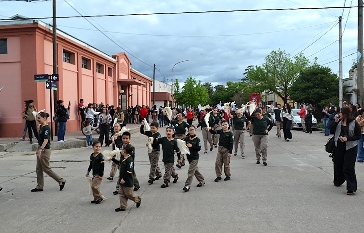 00 IDAF DESFILE3