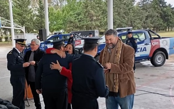 00 camioneta poli 01