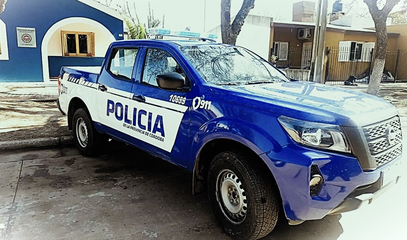 BENGOLEA camioneta poli 01