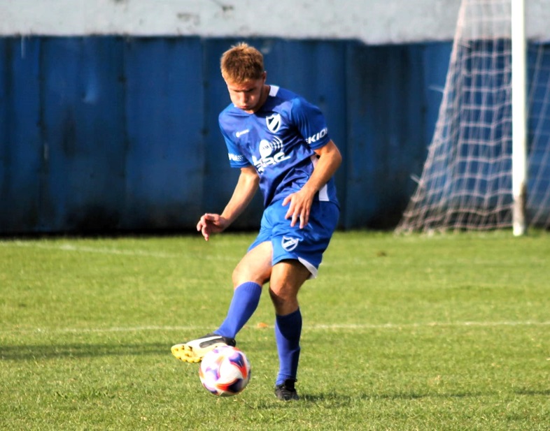 a Valentin Escobar ATENAS